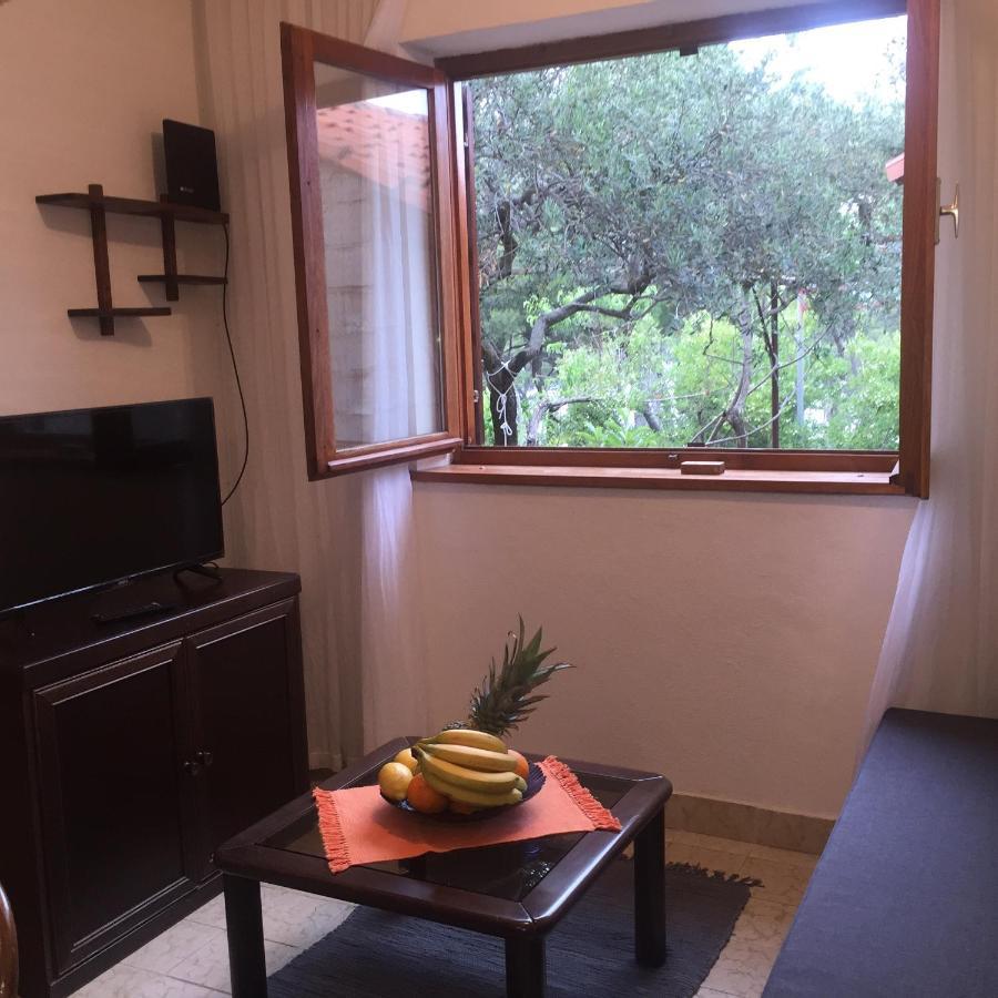 Shambala Apartment Supetar Ngoại thất bức ảnh
