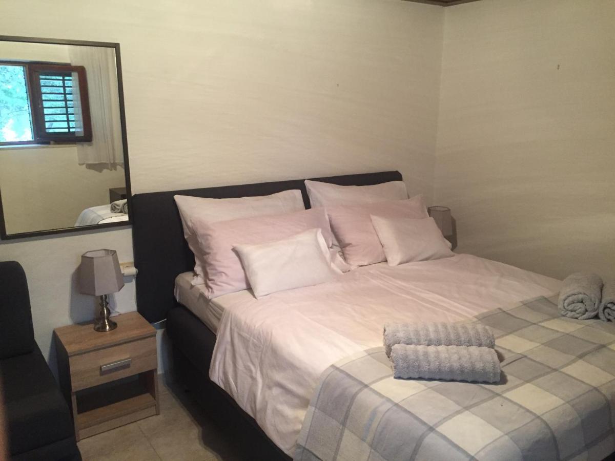 Shambala Apartment Supetar Ngoại thất bức ảnh